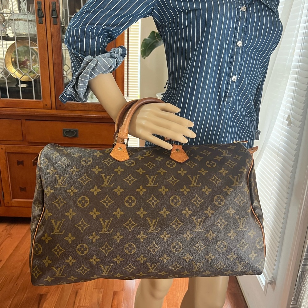 Authentic Louis Vuitton Speedy 40